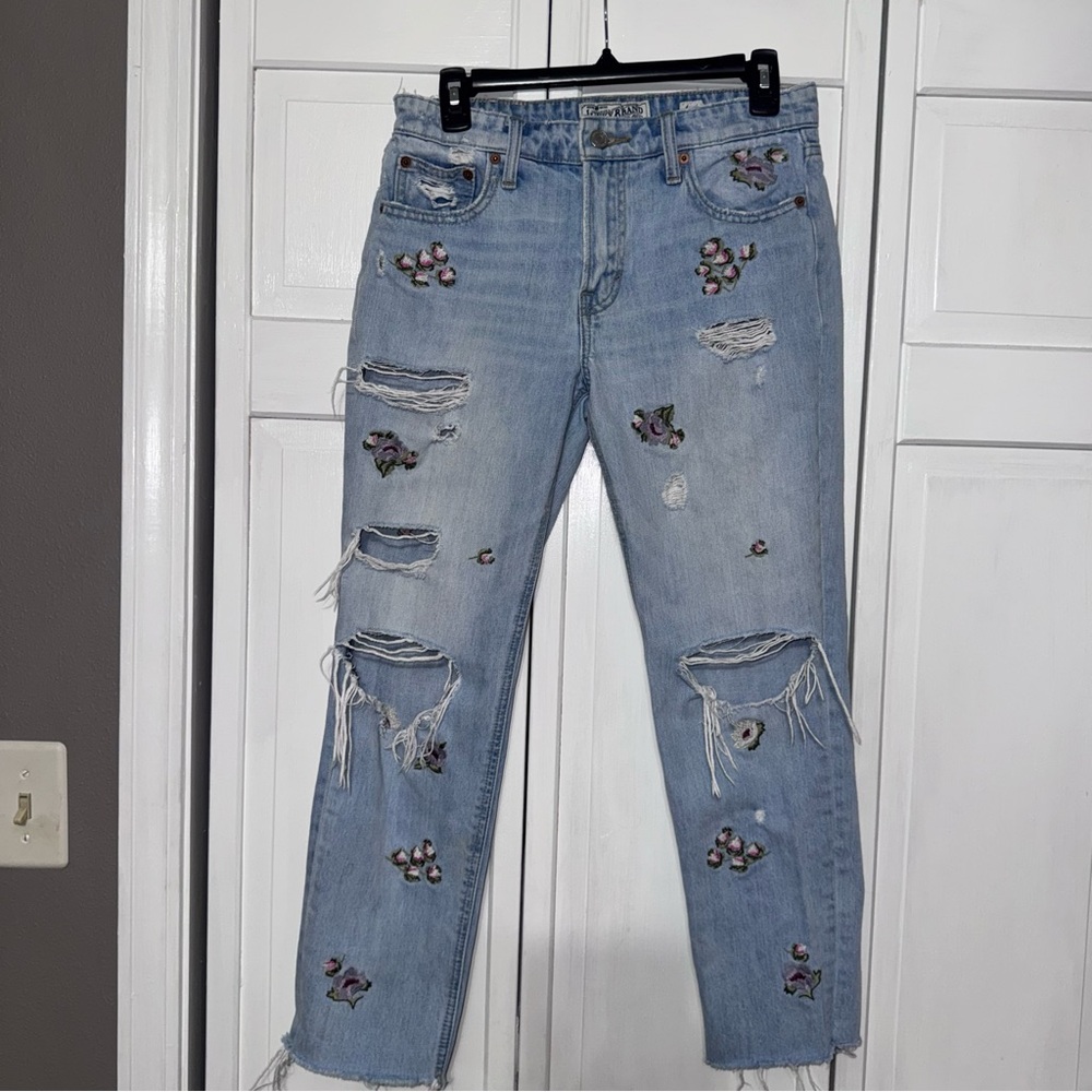 Floral Embroidered Light Blue Distressed Women Jeans